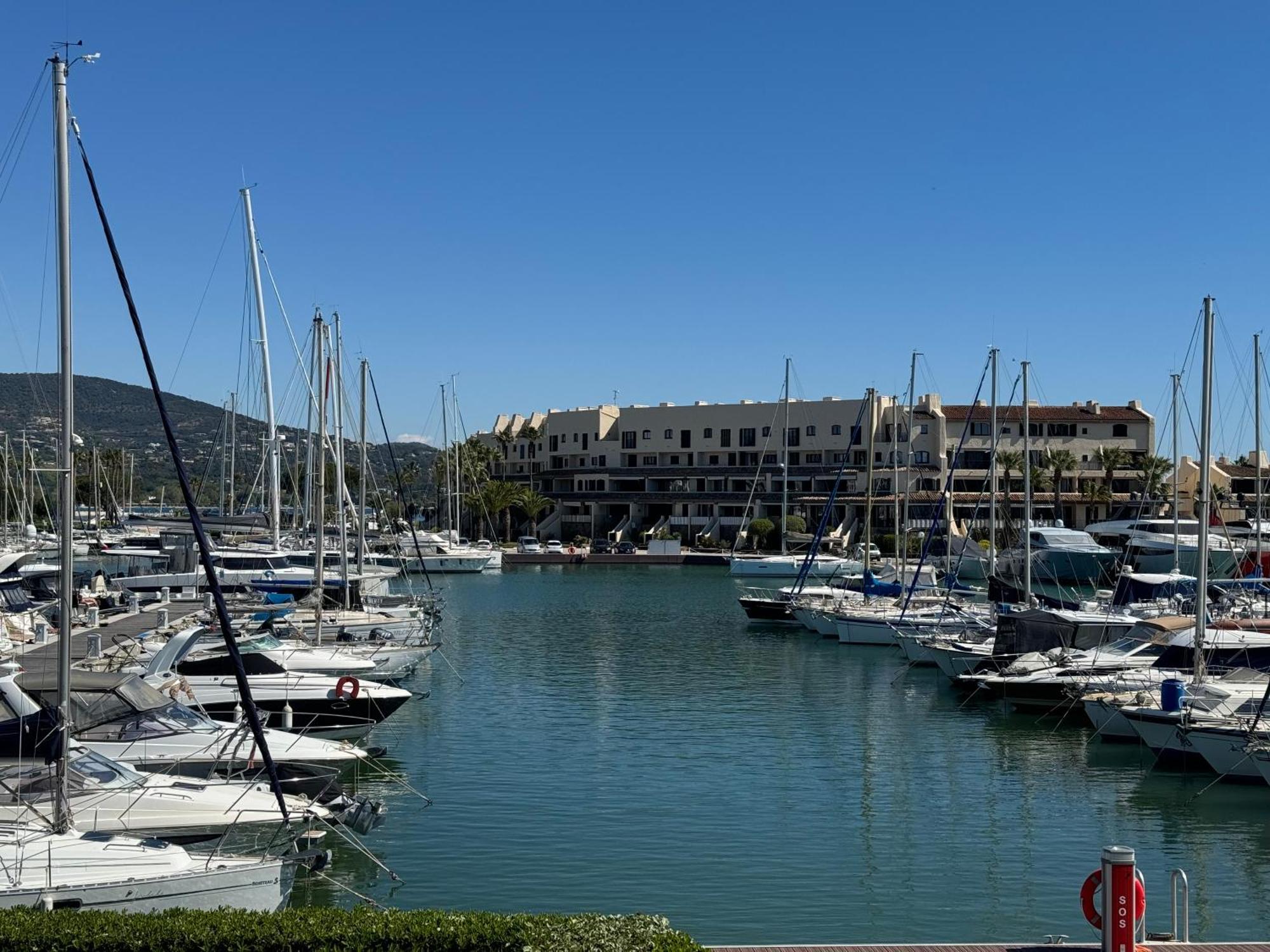Ferienwohnung Les Marines De Cogolin Exterior foto