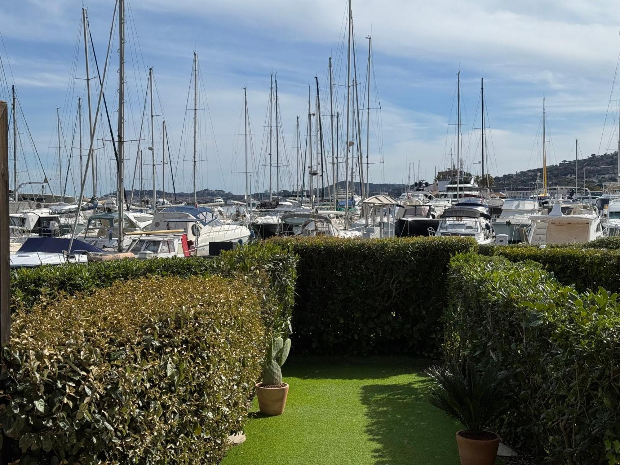 Ferienwohnung Les Marines De Cogolin Exterior foto